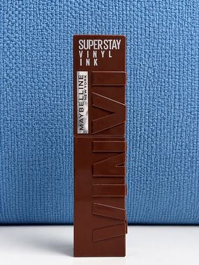 Maybelline Superstay Vinyl Ink liquid lipstick 135 Fearless
